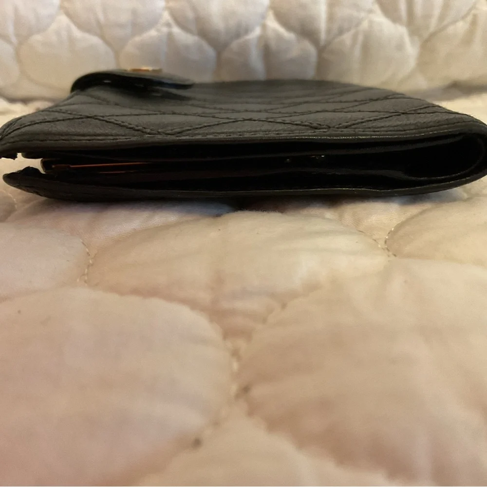 Chanel Vintage Caviar French Kisslock Wallet Diamond Stitch Leather